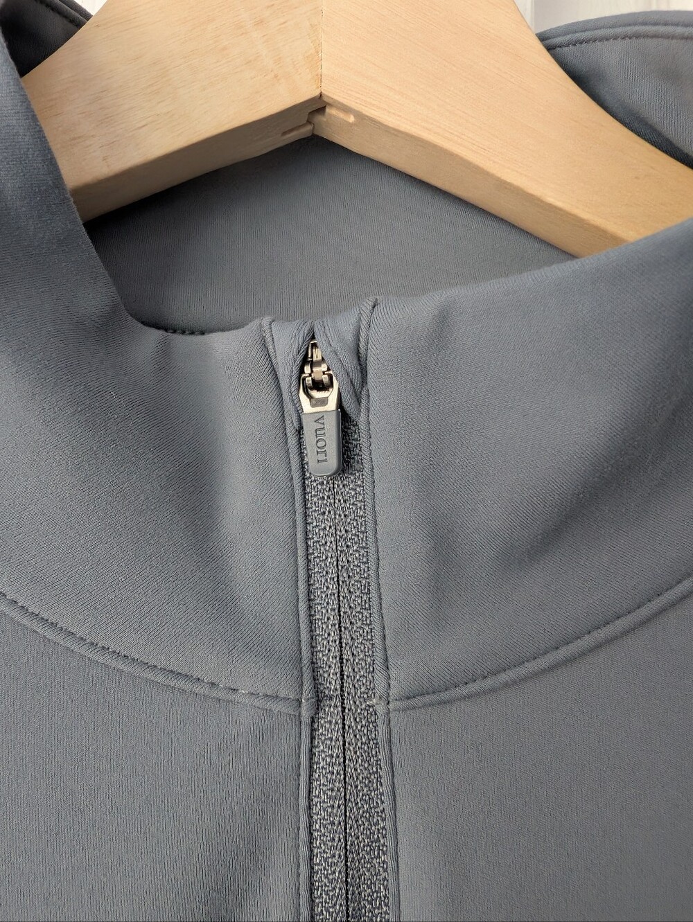 Vuori Studio Half Zip Cropped Quarter-Zip Top in Slate Blue Long Sleeve, size M - Picture 11 of 11